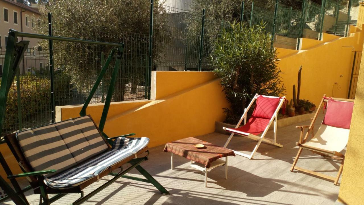 フィナーレ・リーグレCasa Di Claude Con Posto Autoアパートメント エクステリア 写真